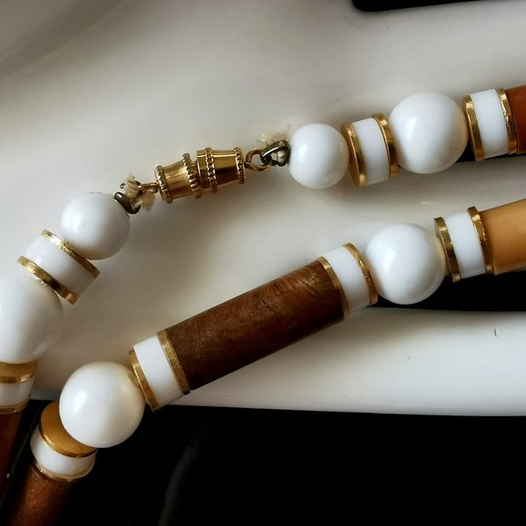 3 for $15/Vintage Wooden and plastic bead/disk necklace - Picture 4 of 6